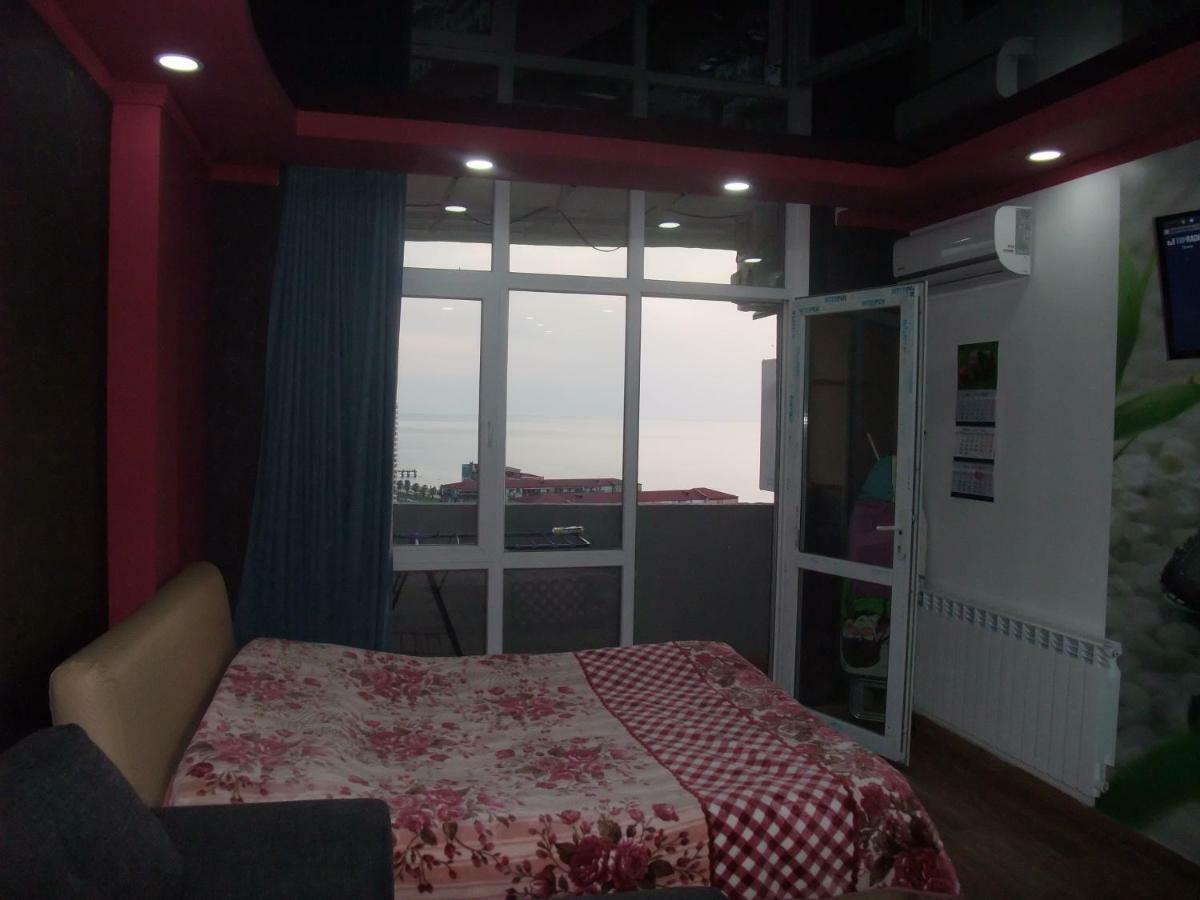 Apartment With Black Sea View Батуми Екстериор снимка