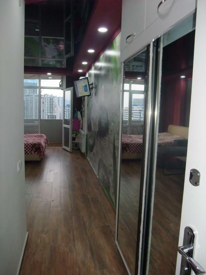 Apartment With Black Sea View Батуми Екстериор снимка